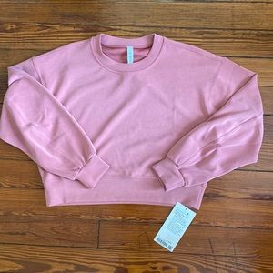 Size 4 oversized cropped softstreme crew neck